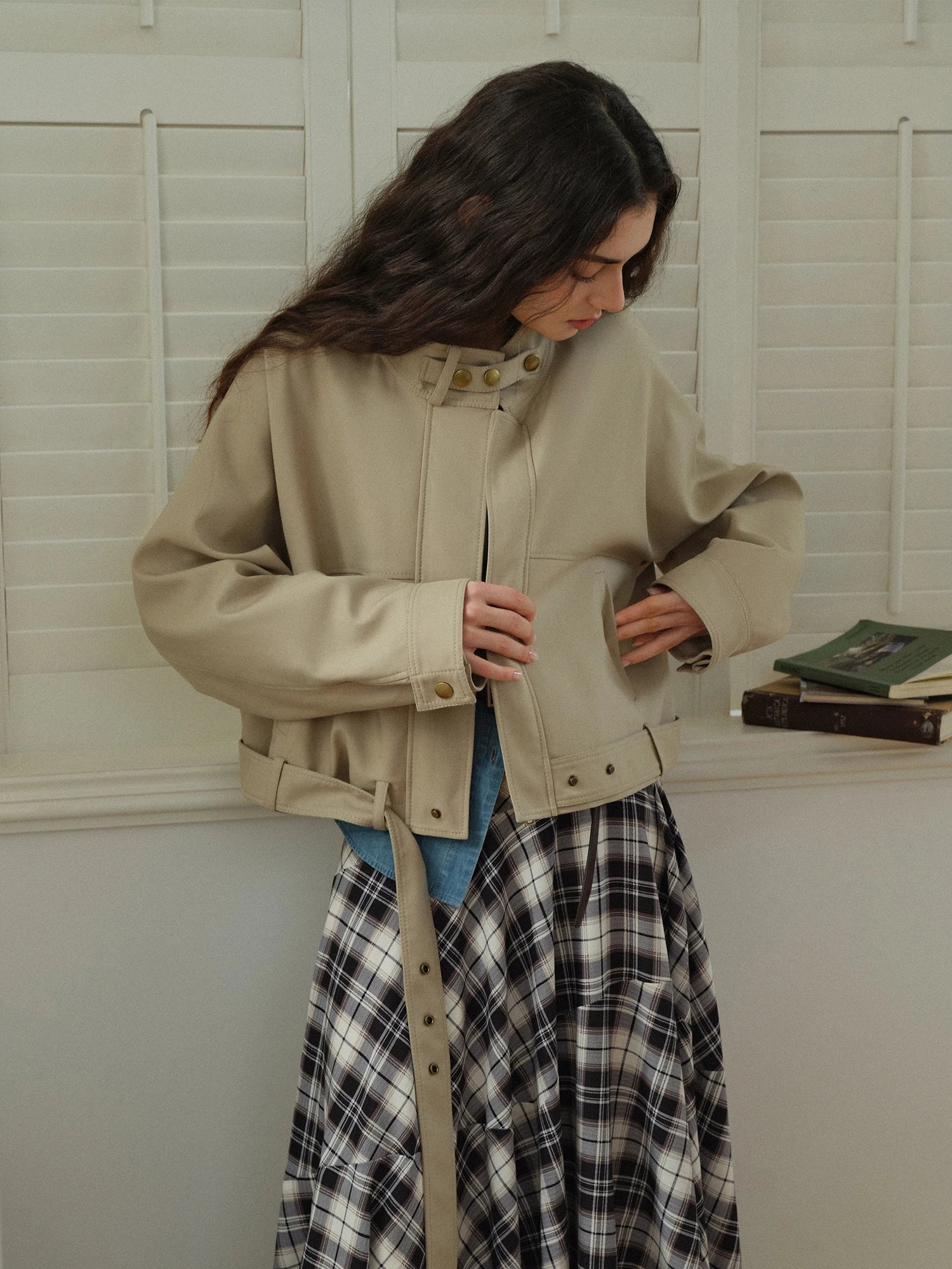 DUSHU American Style Buckled Stand Collar Belt Jacket Short Coat Women Vintage Tops 2025 Autumn Casual Coat