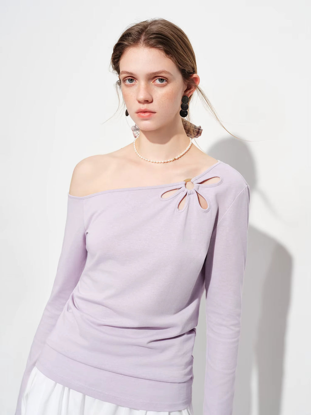 Sweet Off-Shoulder Cut-Out Design Linen Blend Long-Sleeve T-Shirt Spring 2026 New Arrival Skew collar Cotton Tops