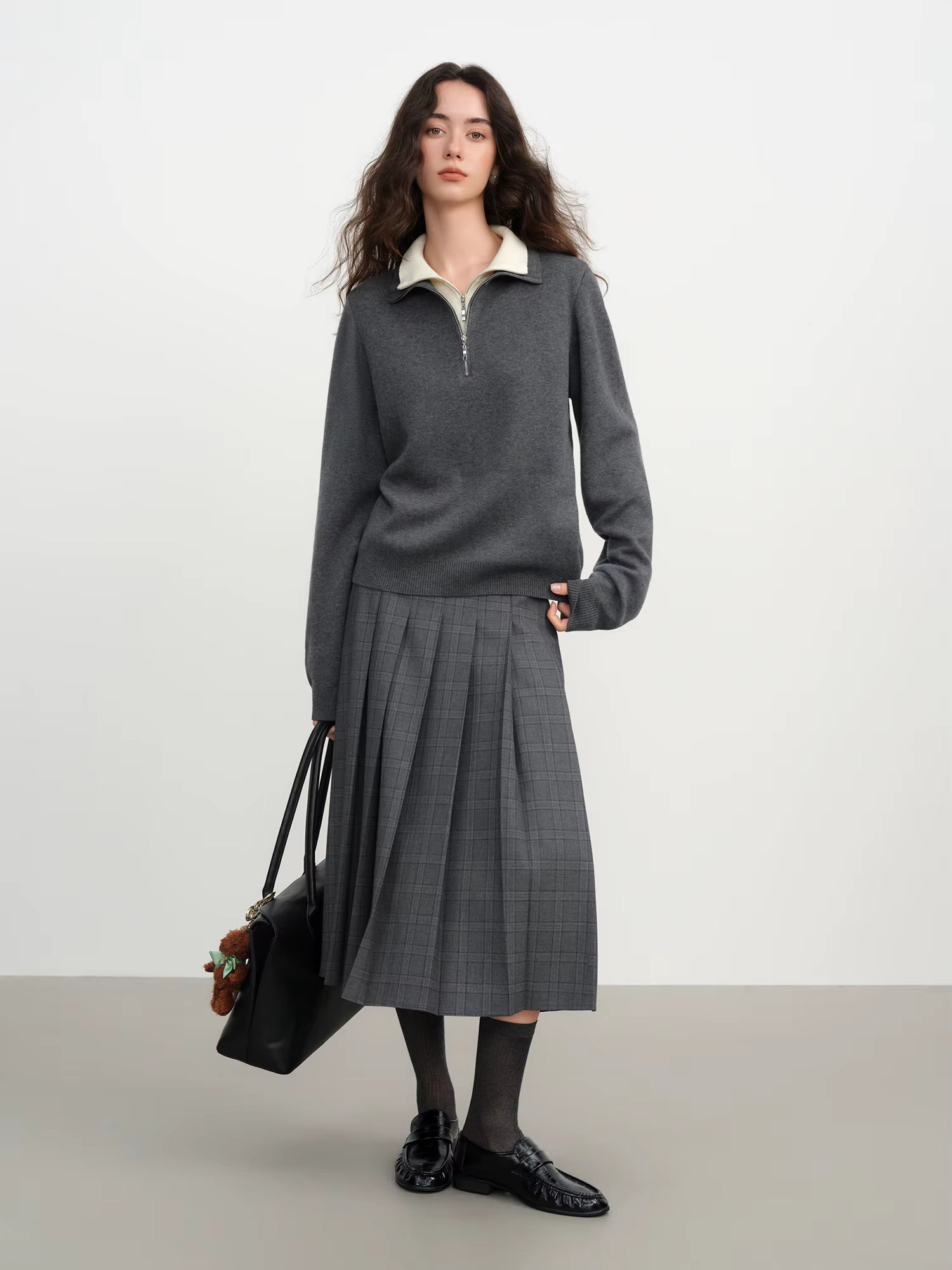 Color-Block Fake Two-Piece Women's Half-High Collar Knitwear 2025 Winter New Arrival, Versatile Color-Block Knit Pullover