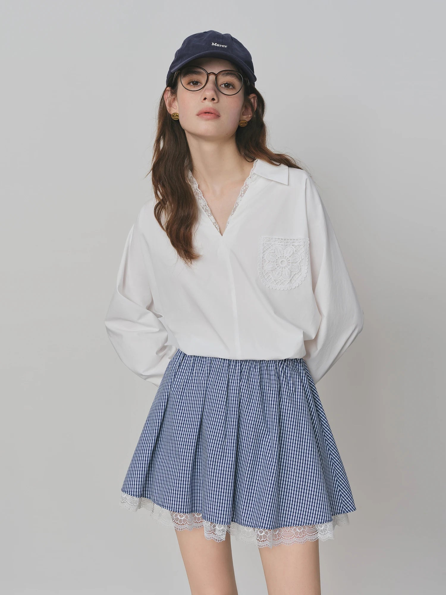 FSLE Autumn 2025 Women's V-Neck Blouse - Lace Trim Loose Fit White Shirt Casual Office Wear with Floral Embroidery