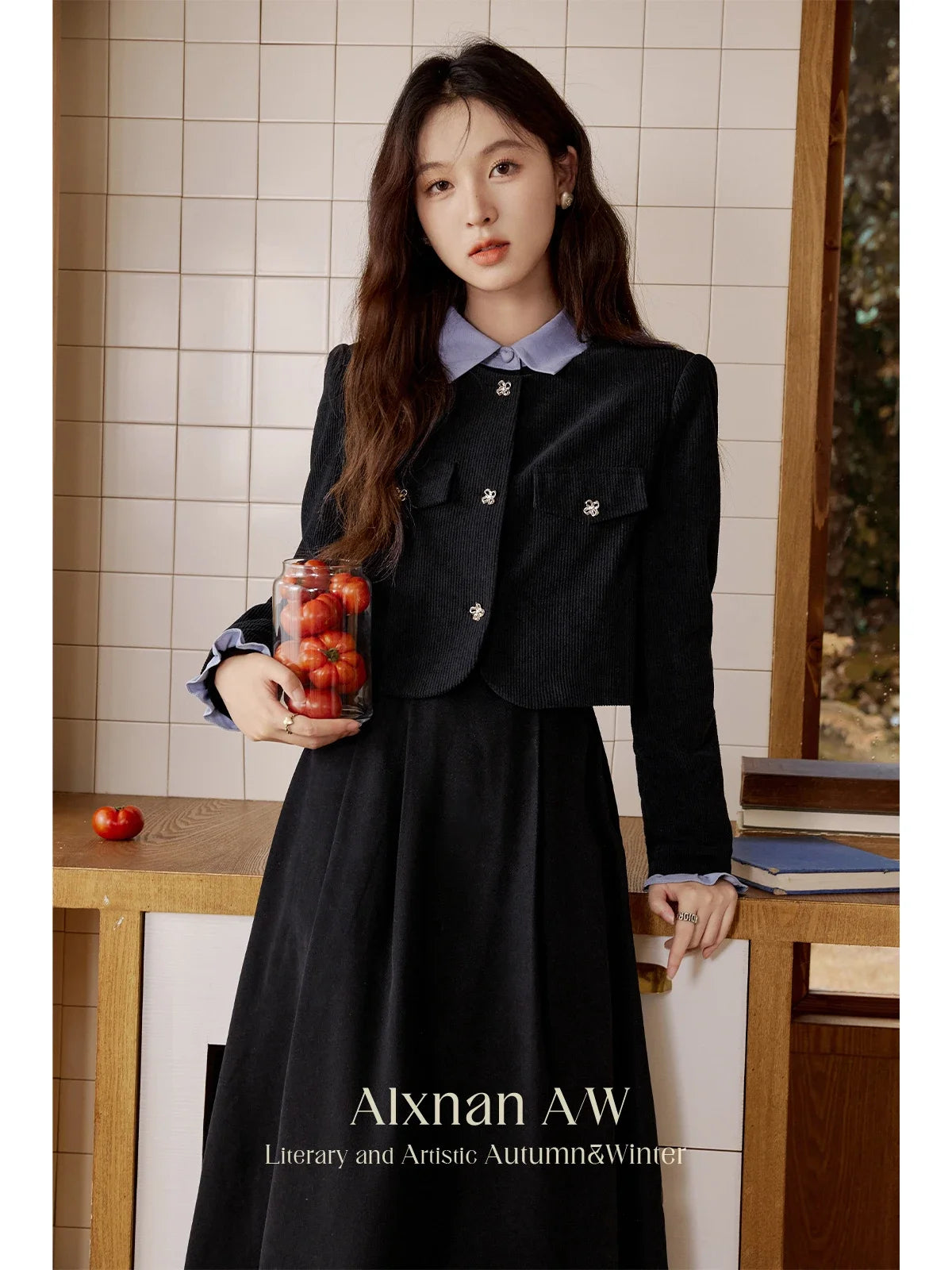 ALXNAN Women's Retro Corduroy Cropped Jacket Chic Flower Button Contrast Long Sleeve 2024 Fall Winter Female Outerwear L39679WT