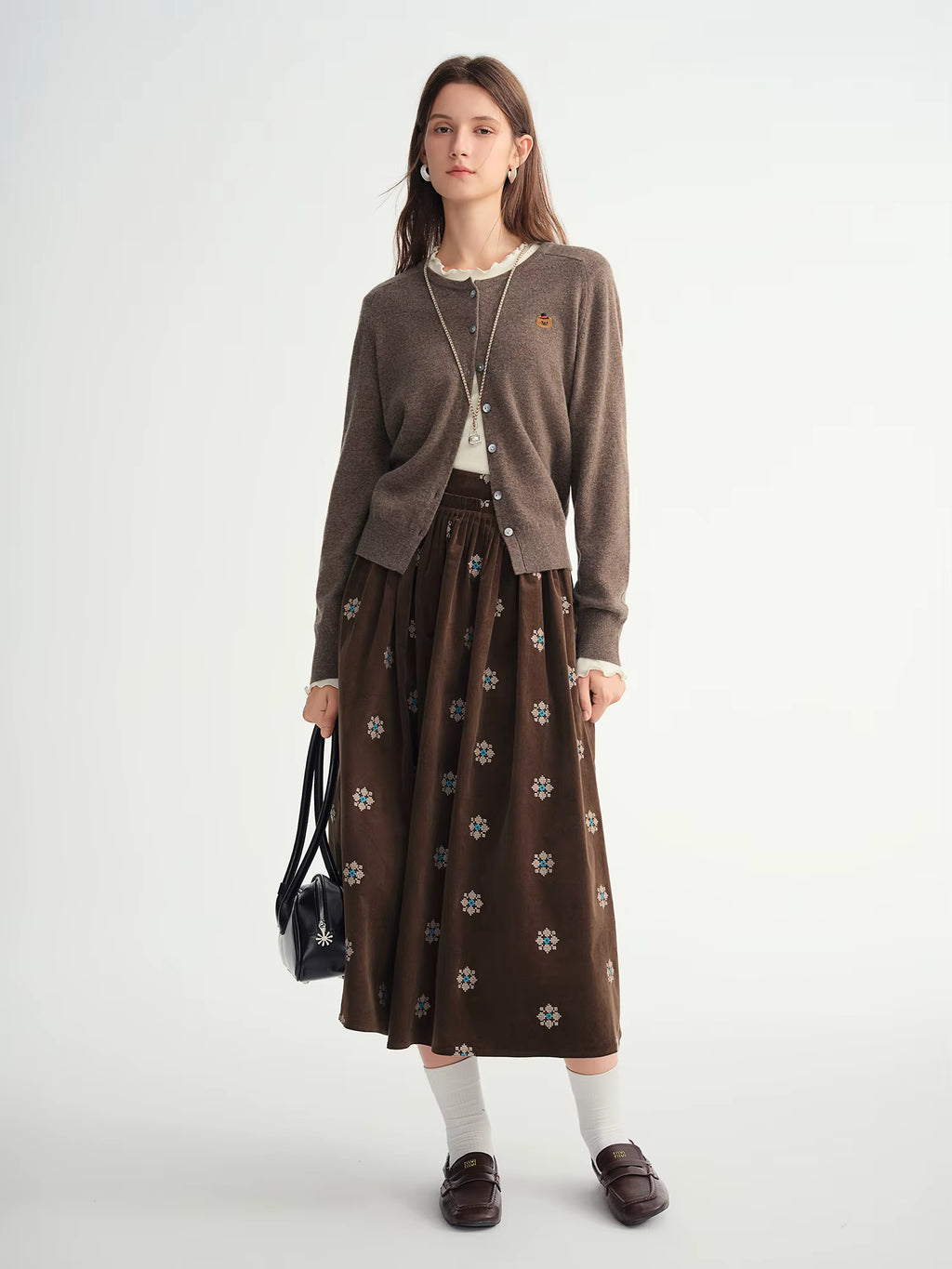 Cute Animal Pattern Embroidery Round Neck 100% Wool Slightly Oversized Knit Cardigan Long Sleeve Top