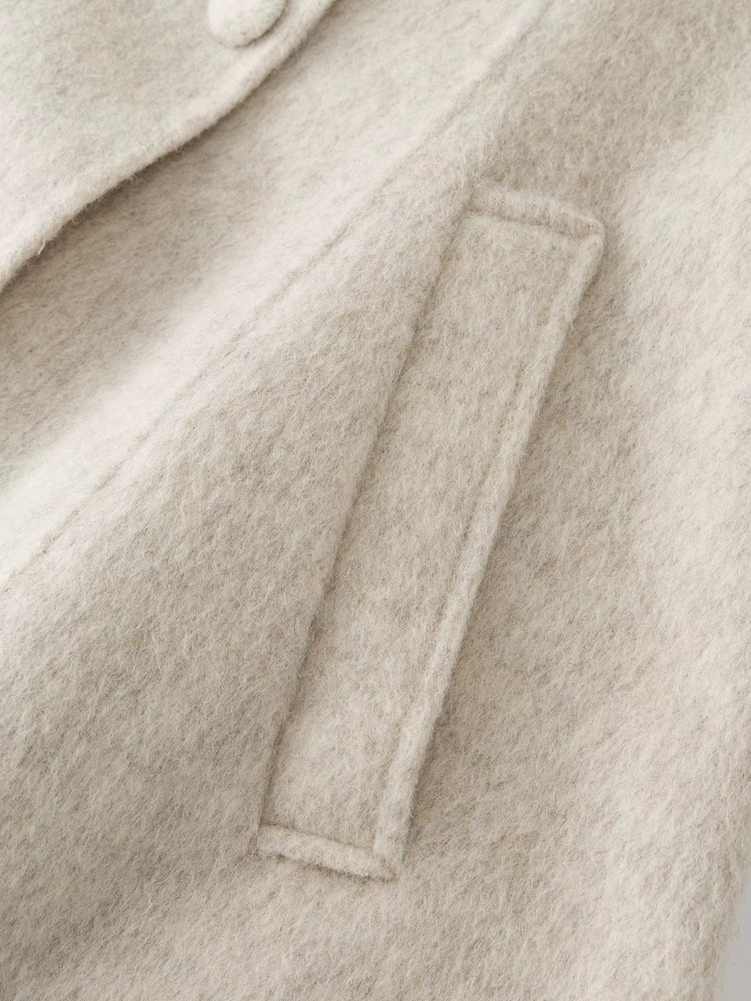 Plus Size Women's Double Breasted Tweed Overcoat 2025 Winter Elegant Loose Fit Long Coat Rich Aesthetic Hepburn Style 1 sold