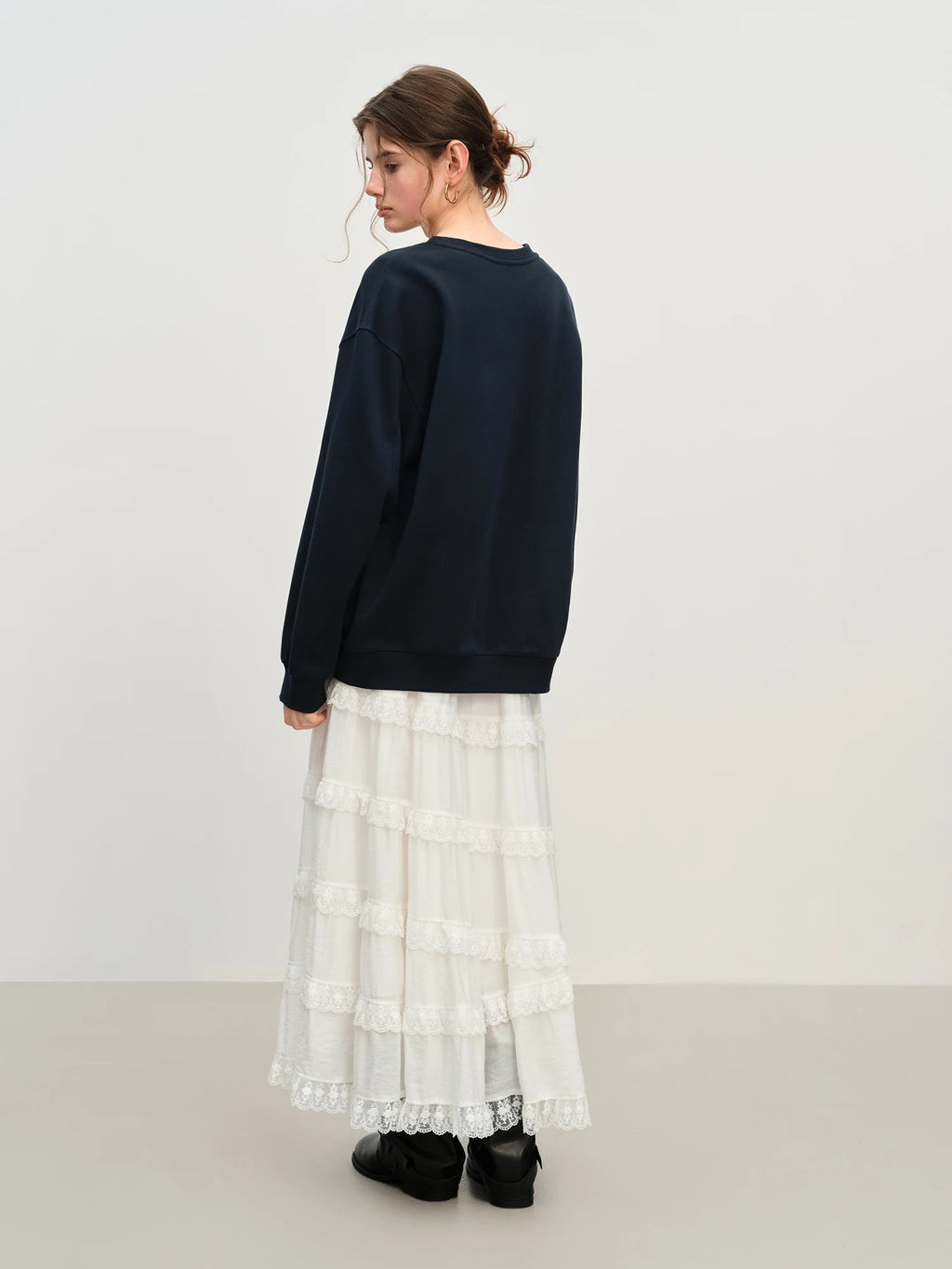 FSLE Winter 2025 Women's Embroidered Drop Shoulder Sweatshirt - 3D Floral Texture Slight Loose Fit Youthful Casual Layering Top