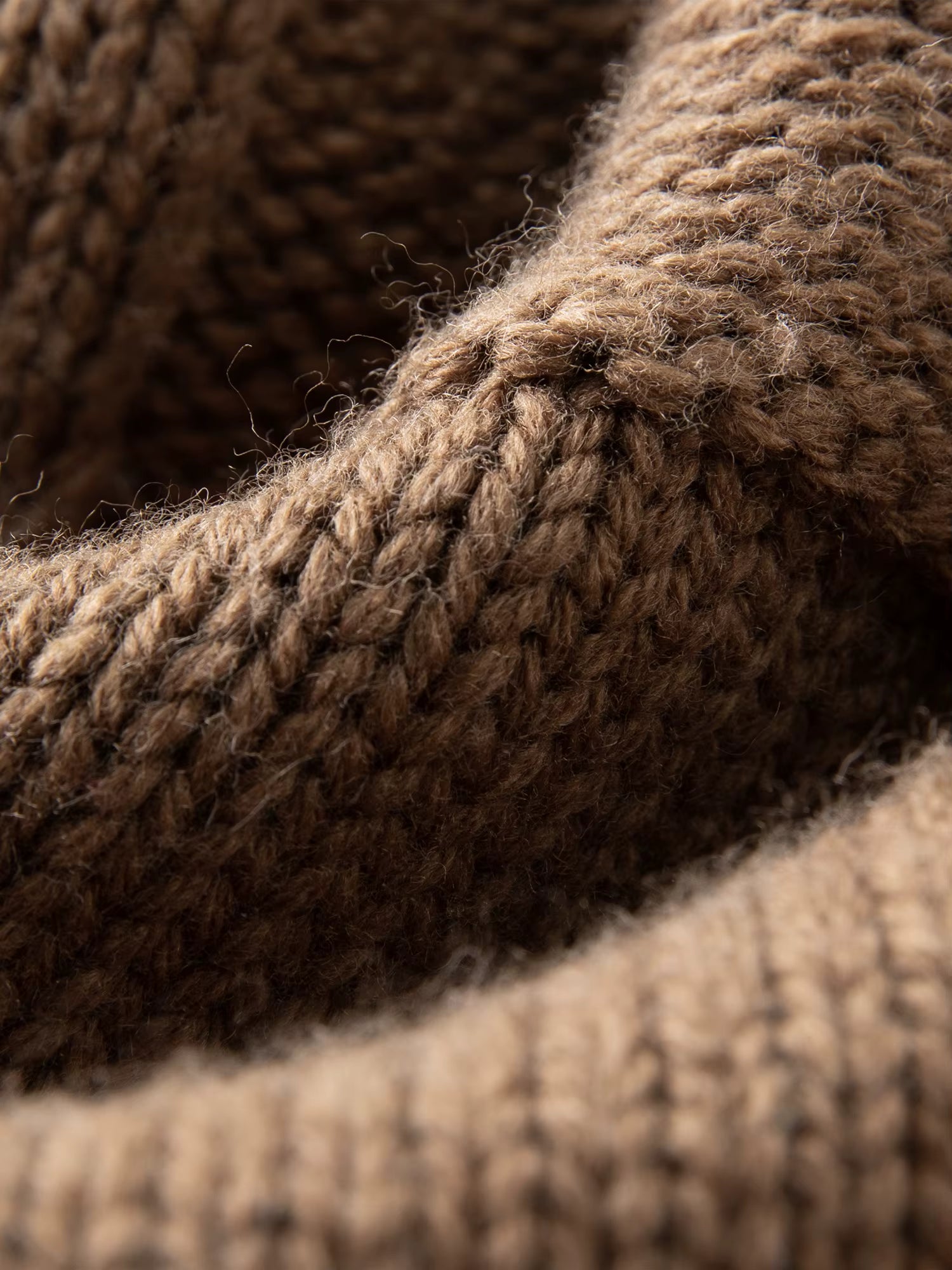 Premium Series】Women's Round Neck Fancy Knit Pullover Sweater - Elegant Commuter Style Winter Knitwear for Office