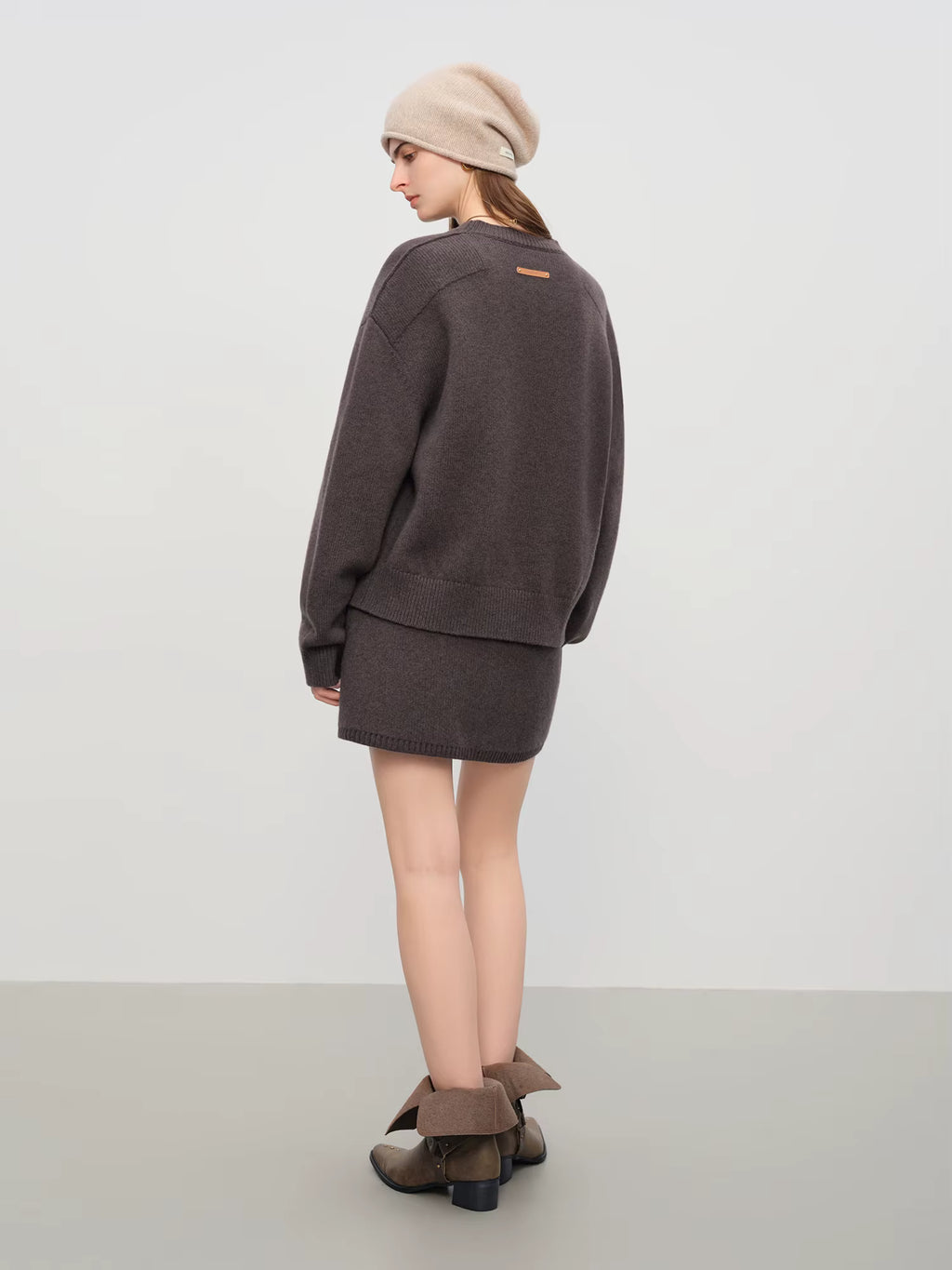 【Premium Series】 Winter 2025 Women's Minimalist Knit Set - Round Neck Sweater & A-Line Skirt Casual Comfort Two Piece Outfit