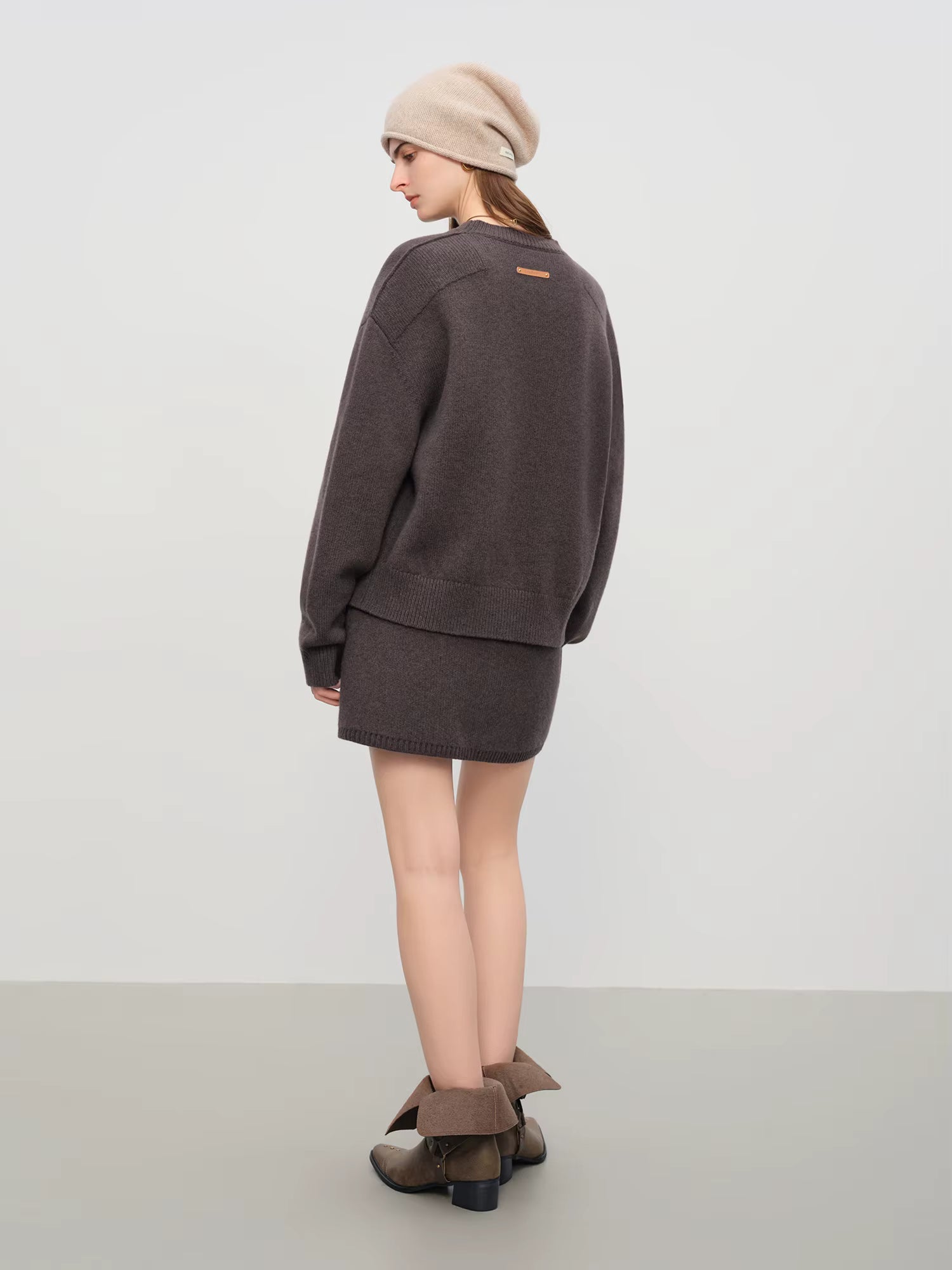 【Premium Series】 Winter 2025 Women's Minimalist Knit Set - Round Neck Sweater & A-Line Skirt Casual Comfort Two Piece Outfit