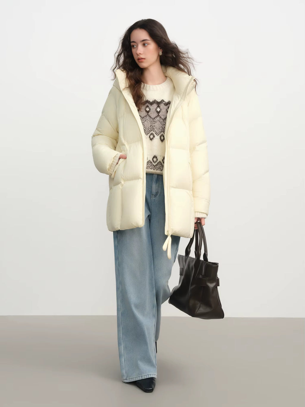 Ultra Light Puffy Long Down Coat for Women Winter 2025 New Hooded Down Filled Jacket Warm Winter Parkas Oversized Outdoor