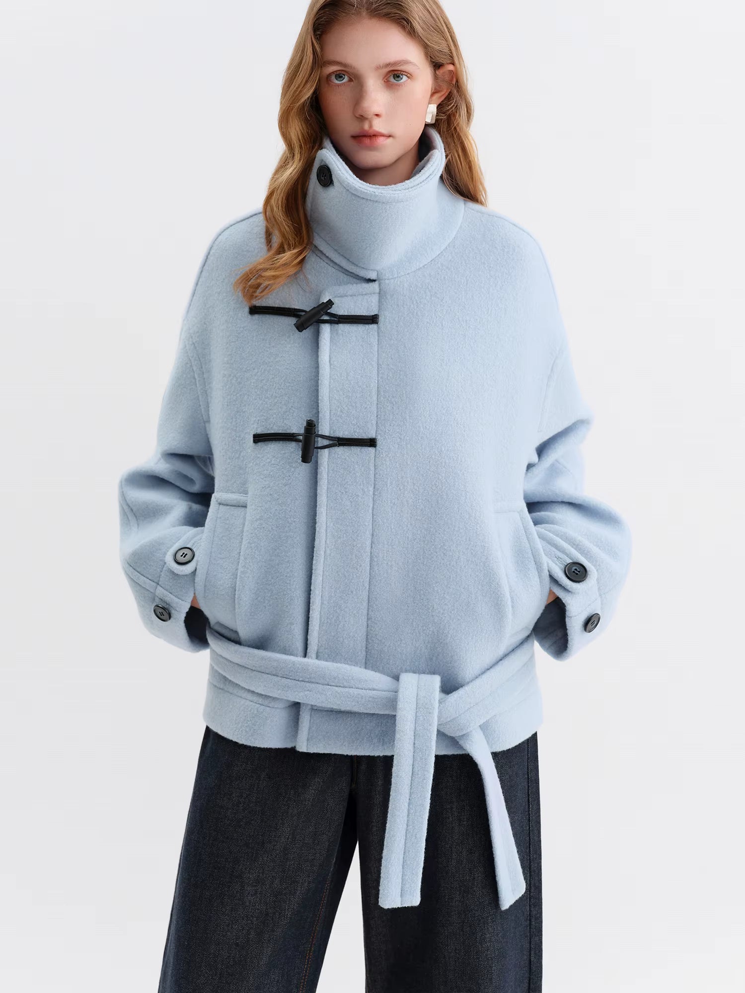 2025 Winter Women's Retro Pea Coat Short Wool Blend Jacket with Large Lapel Horn Buttons - Relaxed Fit Casual Outerwear