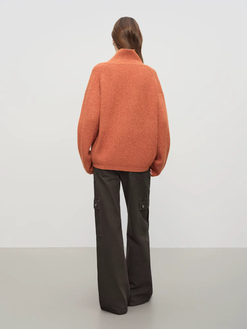 【Premium Series】Winter 2025 Women's V-Neck Yarn Knit Sweater - Design Sense Loose Fit Soft Pullover for Casual Elegance