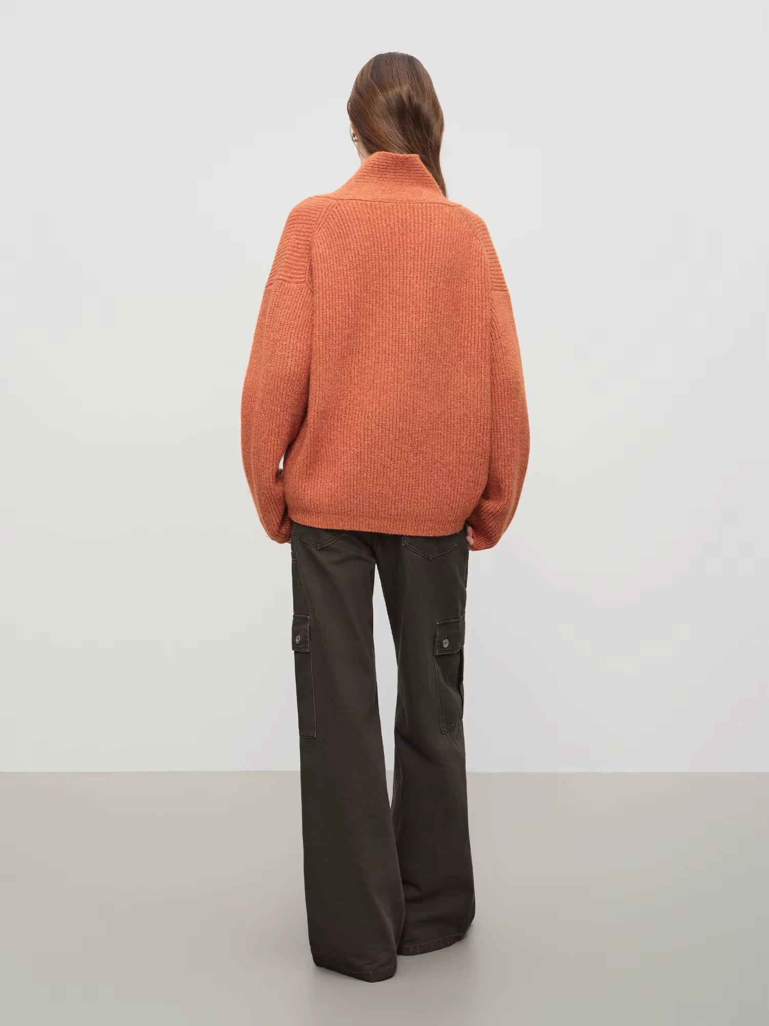 【Premium Series】Winter 2025 Women's V-Neck Yarn Knit Sweater - Design Sense Loose Fit Soft Pullover for Casual Elegance