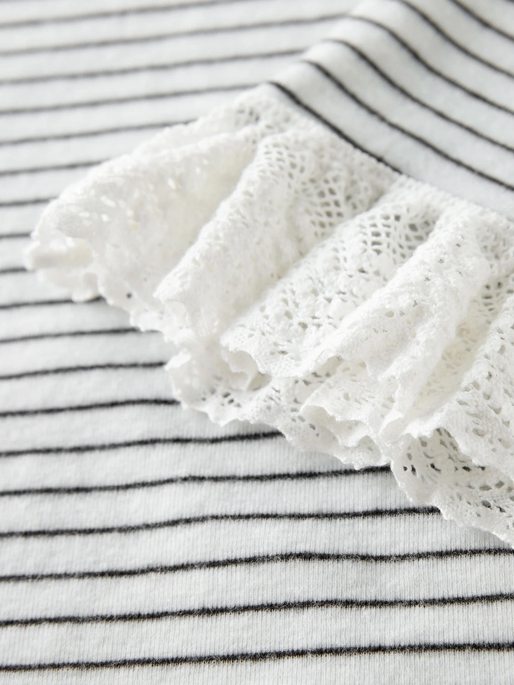 FSLE Autumn Winter 2025 Women's Striped Knit T-Shirt - Long Sleeve Lace Trim Base Layer Top Soft Stretch for Casual Layering