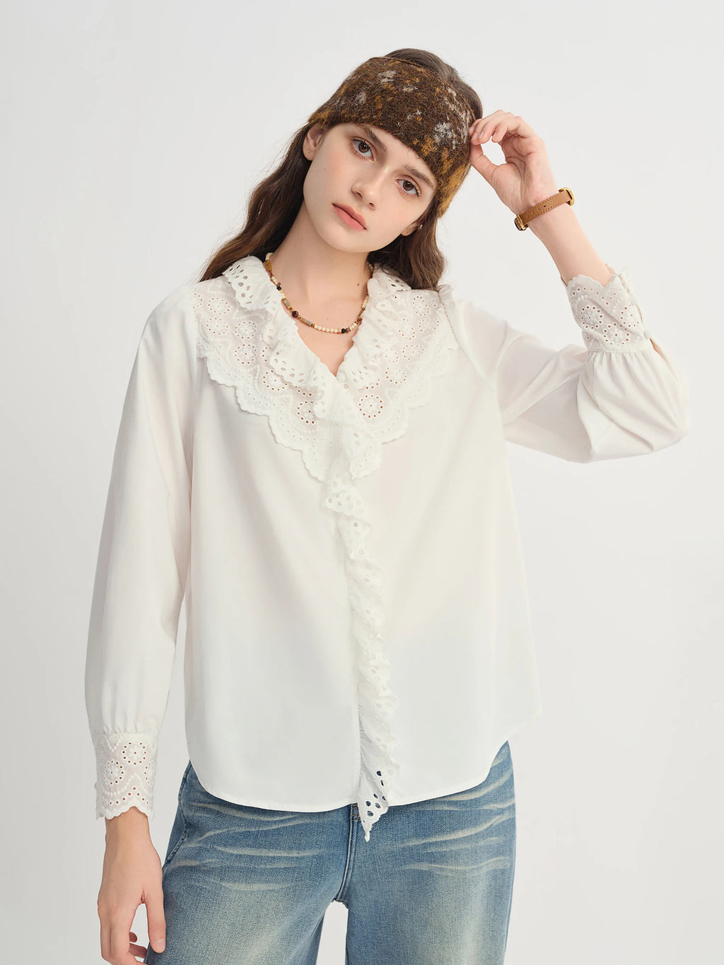 DUSHU Lace Hollow-out White Shirt 2025 Autumn New V-neck Top Elegant Temperament Stylish Office Lady Commuting Korean Style