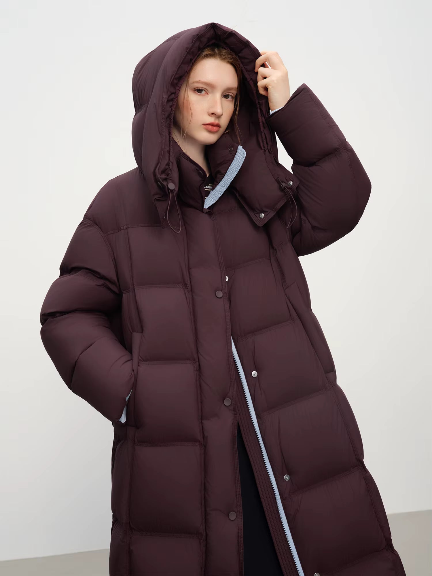 Winter New Women's Long Puffer Down Coat with Hood Two-Tone Color Block Thermal Insulated Jacket Heavy Warm Outerwear