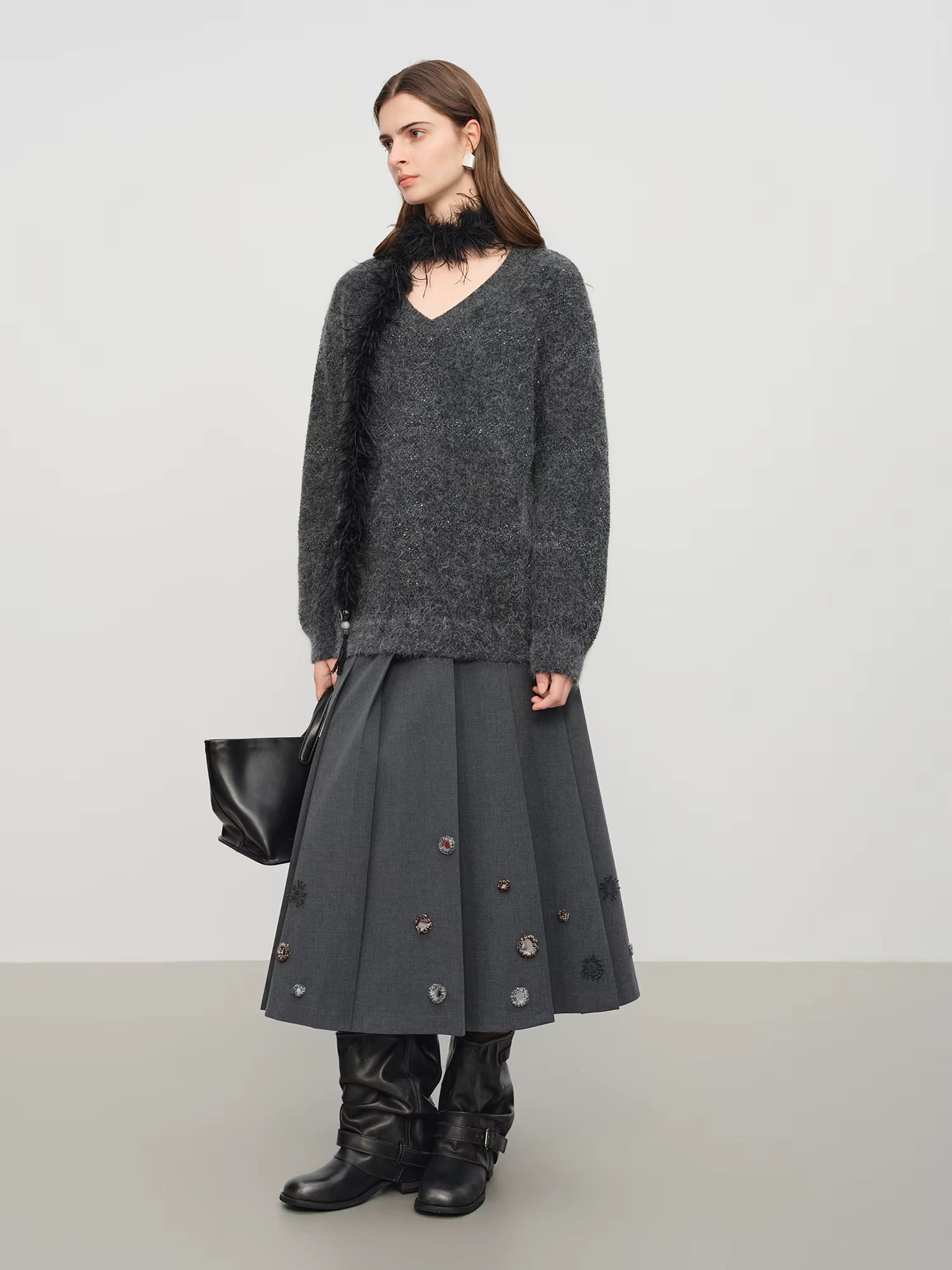 【Premium Series】 Winter 2025 Women's Academic Style Pleated Skirt - Hand-Embellished A-Line Mid-Length Skirt with High Waist