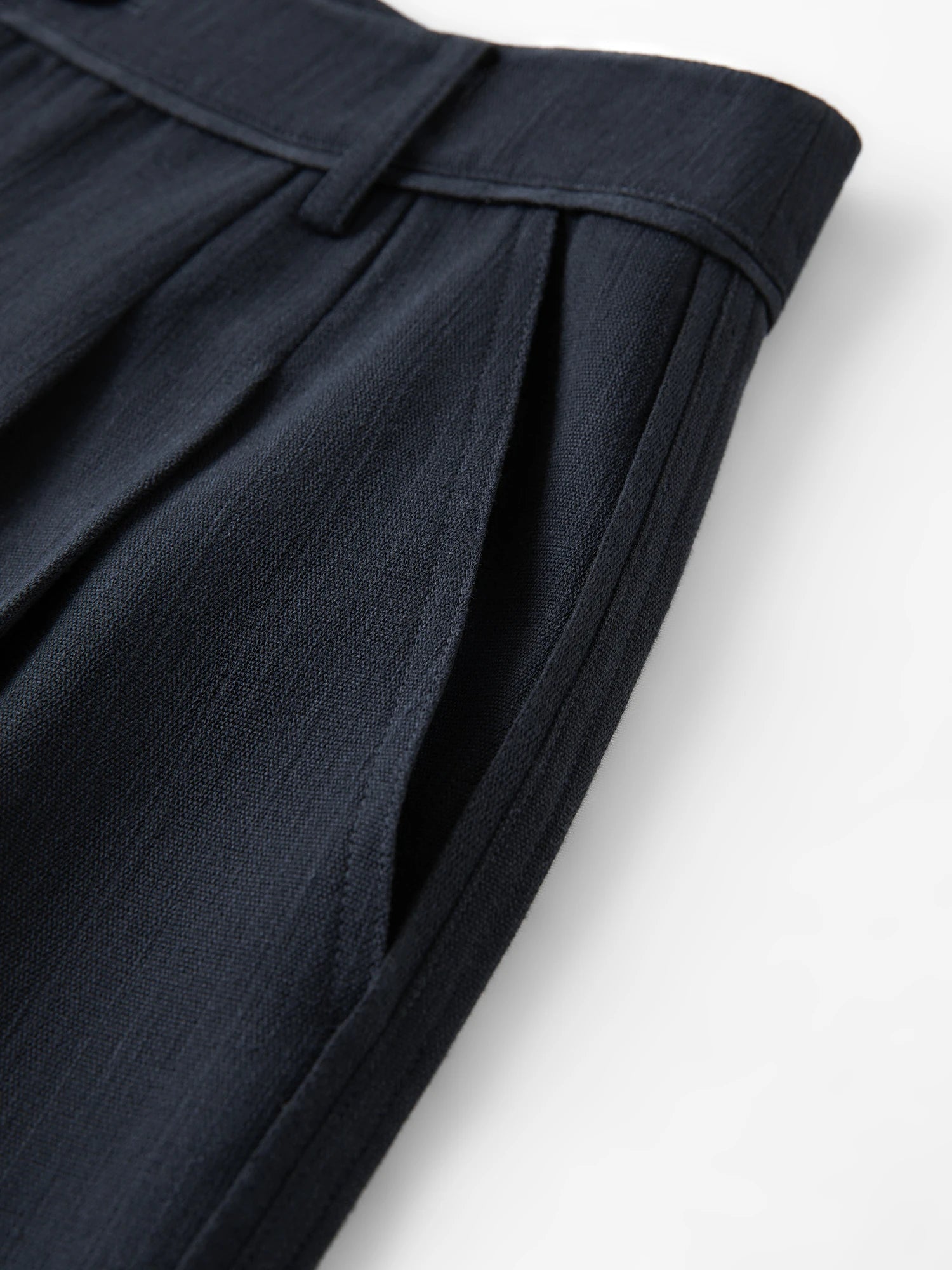 FSLE Retro Style Loose Pleated Drape Straight Pants For Women 2025 Autumn New Arrival Wide-leg Casual Pants