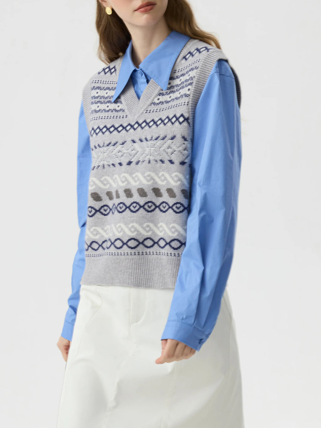 FSLE Office Lady V-neck Retro Jacquard Vest Women's 2024 Winter New Sleeveless Versatile Knitted Pullover Casual Top 24FS14497