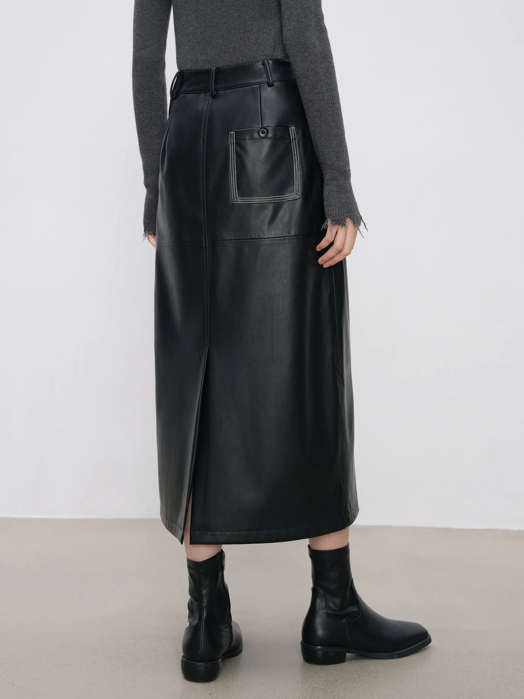 ZIQIAO Petite Size Black Leather Chic Female Skirt 2024 New Fall Winter Medium-length Versatile Casual Straight Skirt 24ZQ93229