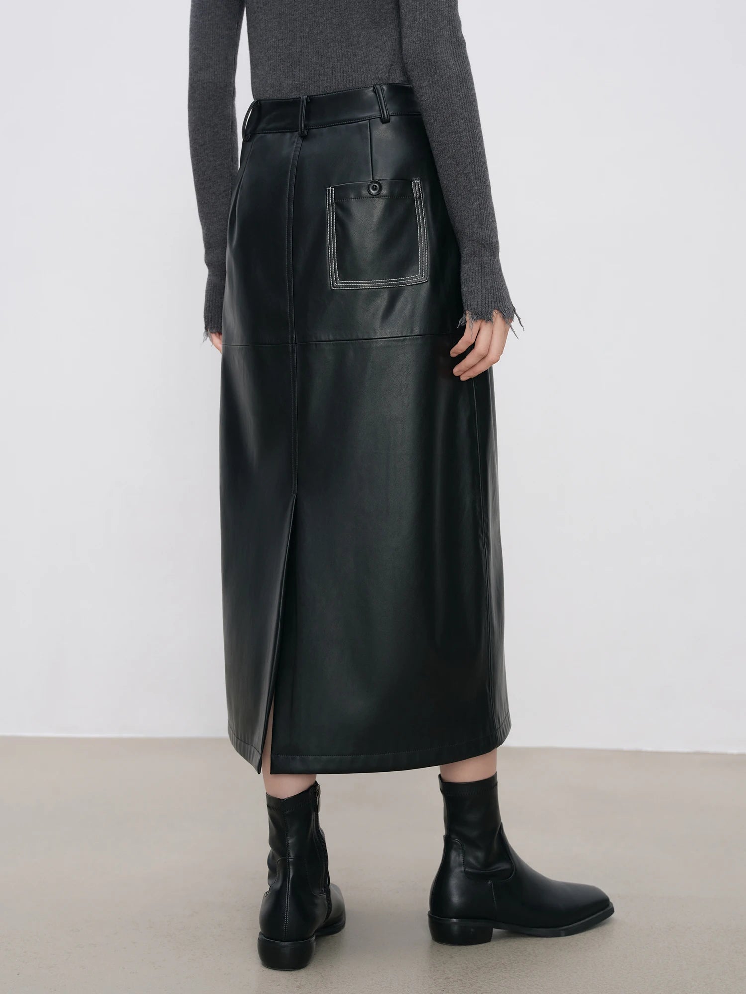 ZIQIAO Petite Size Black Leather Chic Female Skirt 2024 New Fall Winter Medium-length Versatile Casual Straight Skirt 24ZQ93229