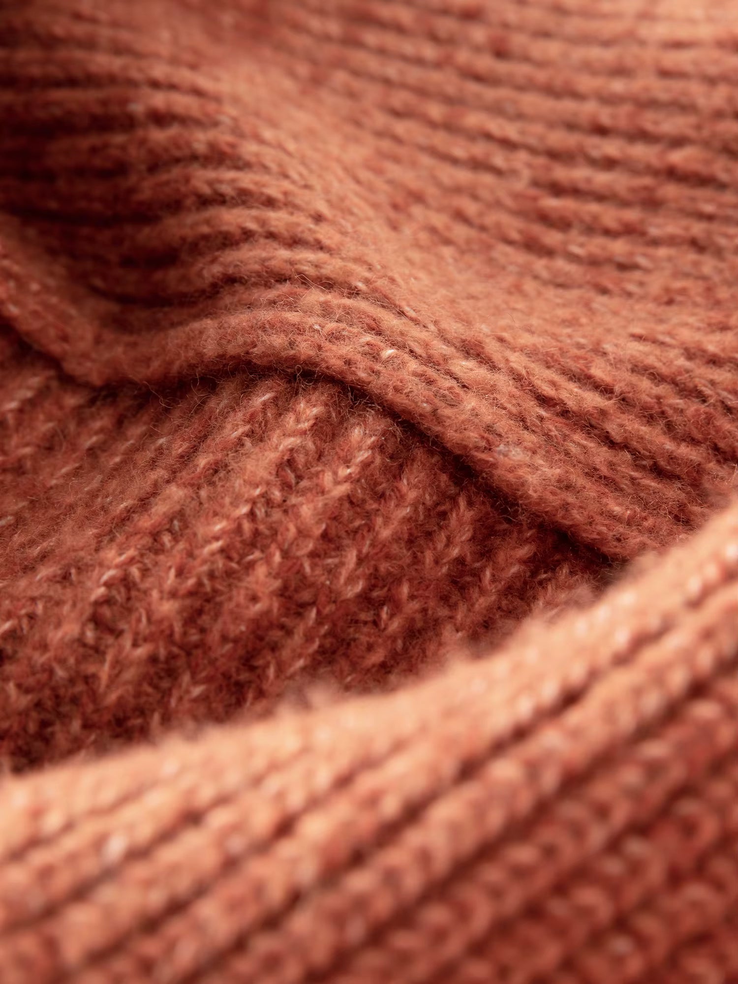 【Premium Series】Winter 2025 Women's V-Neck Yarn Knit Sweater - Design Sense Loose Fit Soft Pullover for Casual Elegance