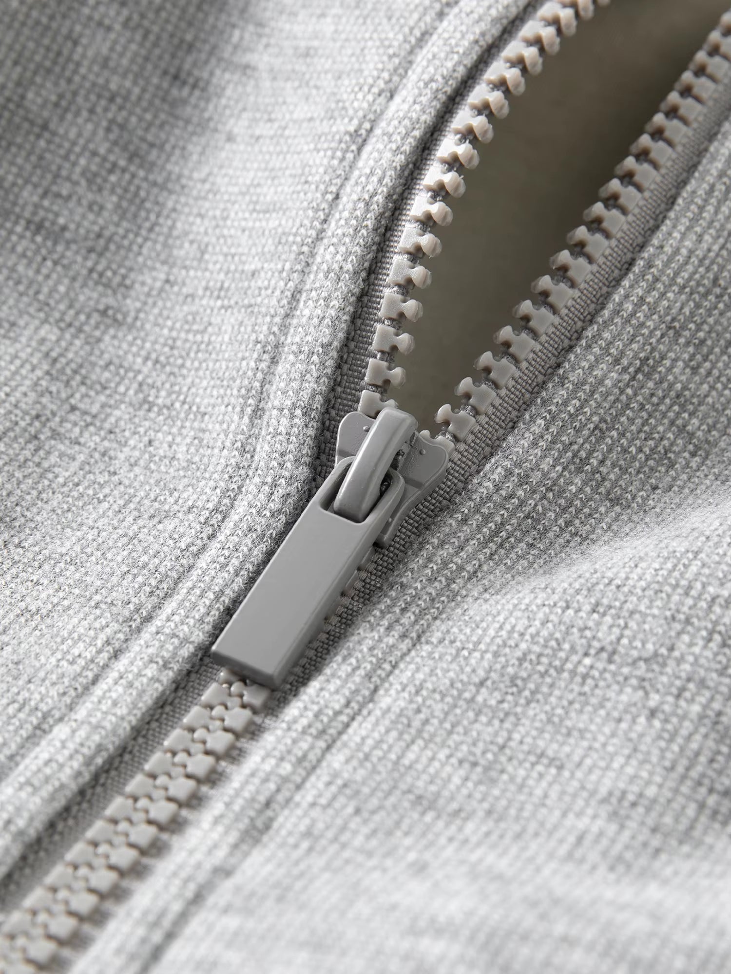 Elegant Embroidery Design Hooded Sweatshirt Set for Women Fall Winter 2025 New Arrival Slimming Sporty Sweatshirt Pants