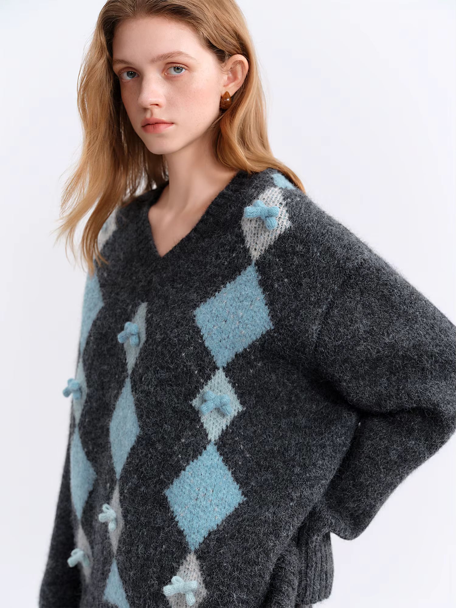 Winter 2025 Women's Vintage Academic V-Neck Sweater - Diamond Pattern Knit Pullover Retro College Style for Casual Comfort