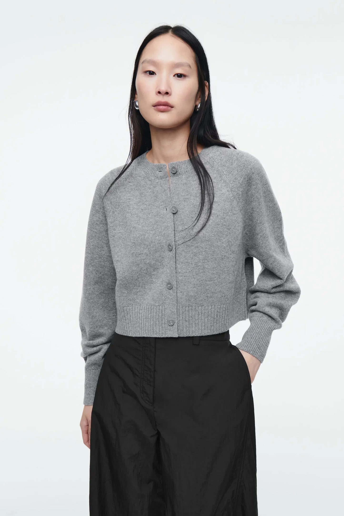 Ethereal  MD autumn new style of Women's casual standard short round neck cardigan gray long sleeves