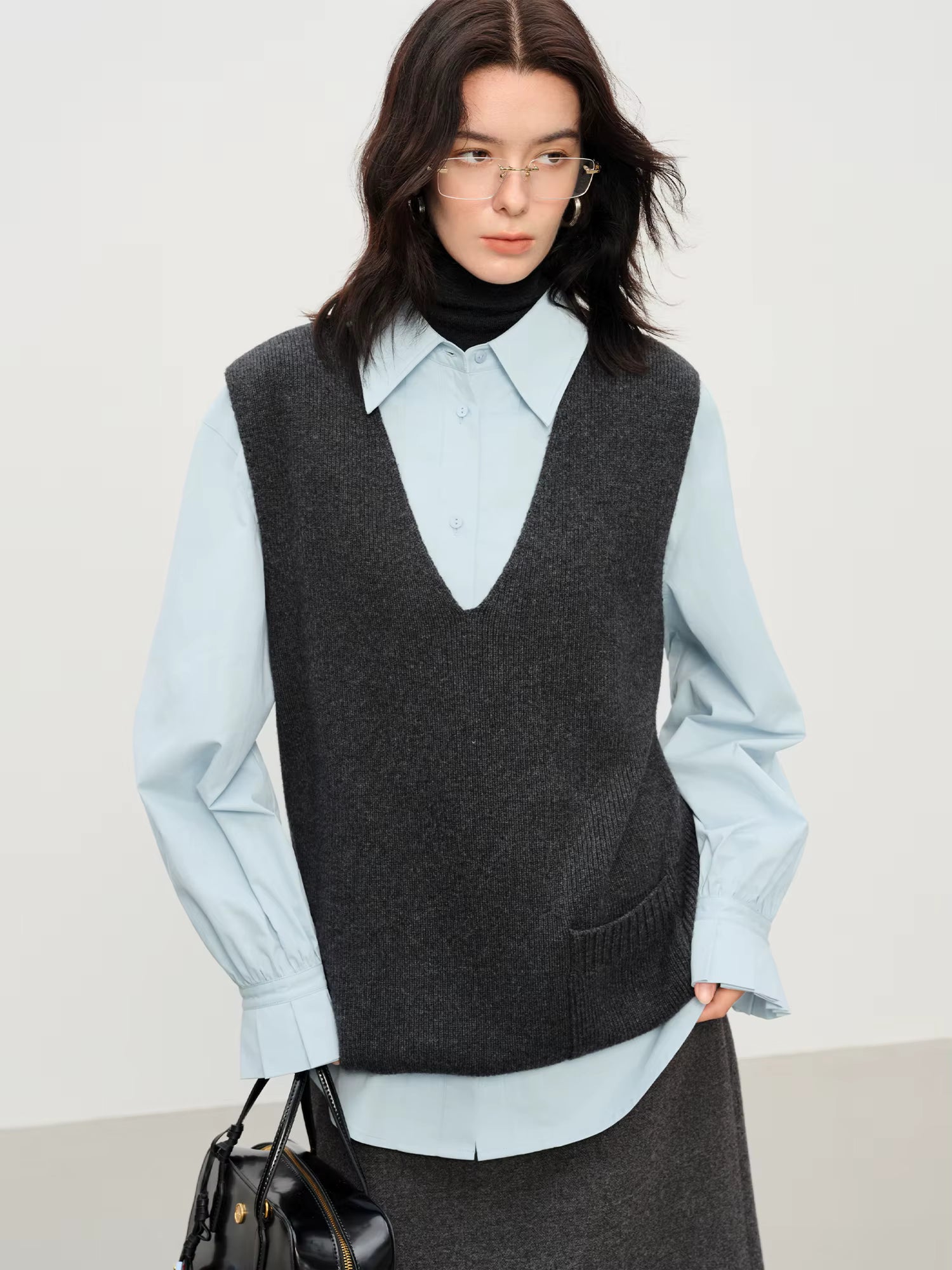 Autumn Oversized V-Neck Knit Vest for Women 2025 Winter New Sleeveless Pullover Slimming Layering Piece Loose Fit Tank Top