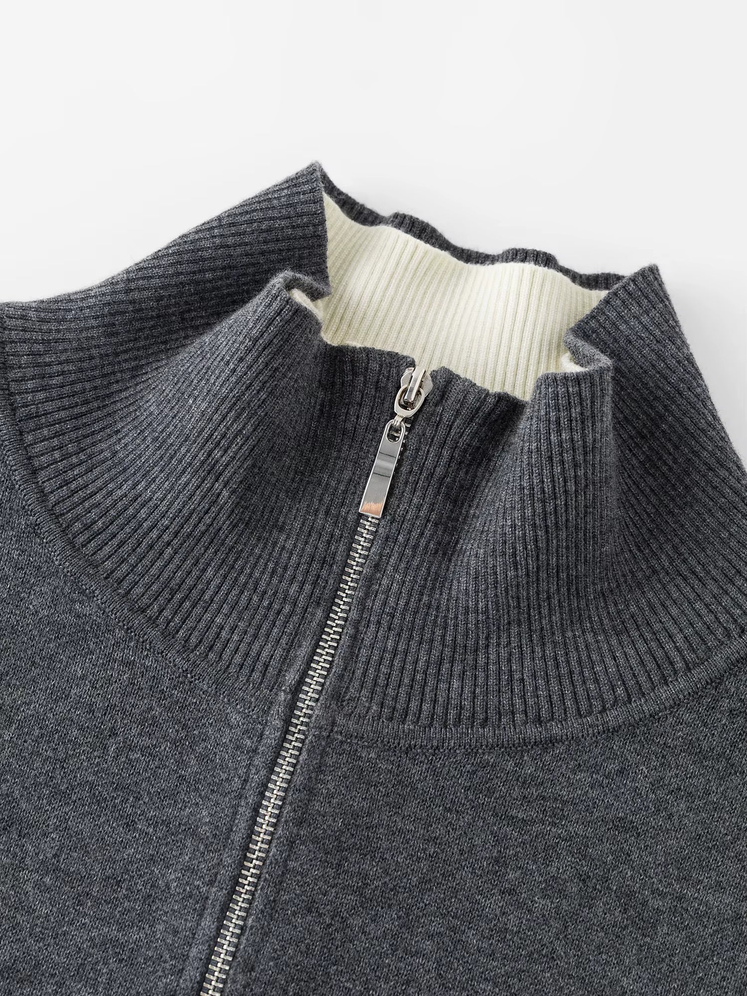 Color-Block Fake Two-Piece Women's Half-High Collar Knitwear 2025 Winter New Arrival, Versatile Color-Block Knit Pullover