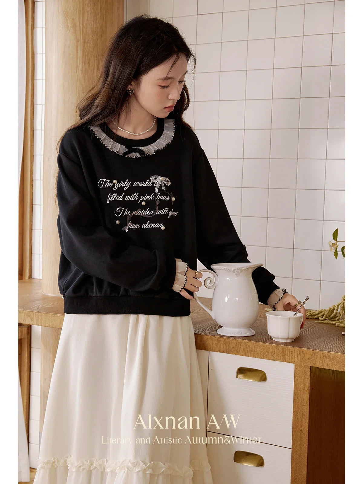 ALXNAN Women Round Spliced Sweatshirt Printing and Pearl Design 2024 Autumn Winter Sweet Fashion Pullover for Women L39672