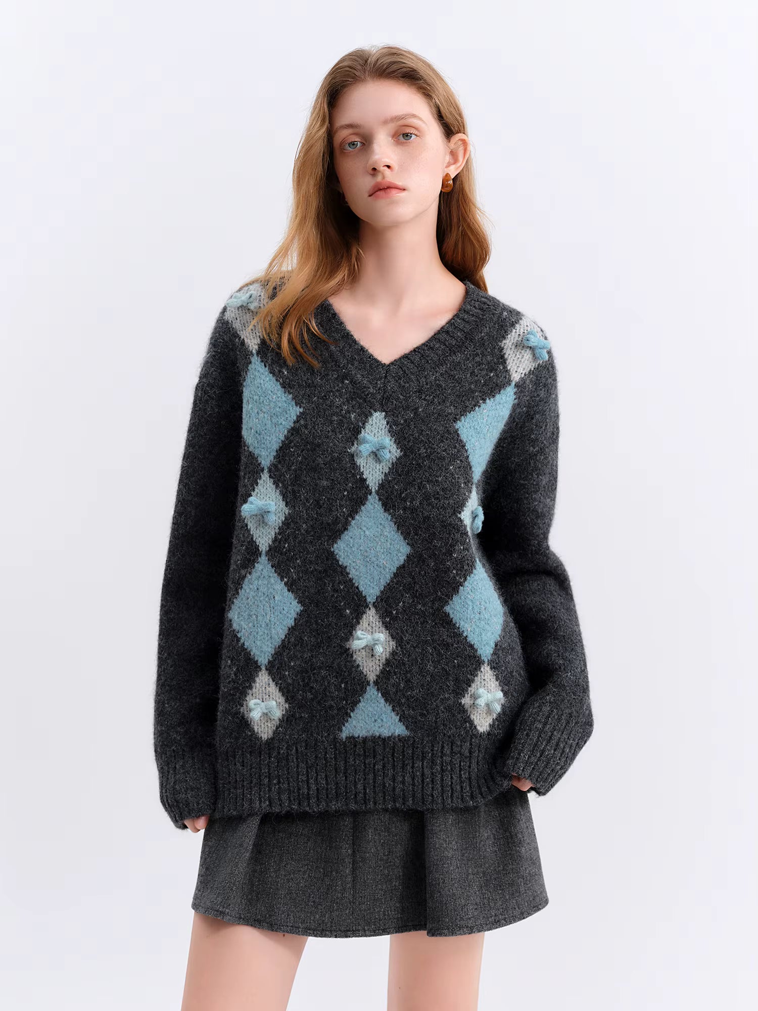 Winter 2025 Women's Vintage Academic V-Neck Sweater - Diamond Pattern Knit Pullover Retro College Style for Casual Comfort