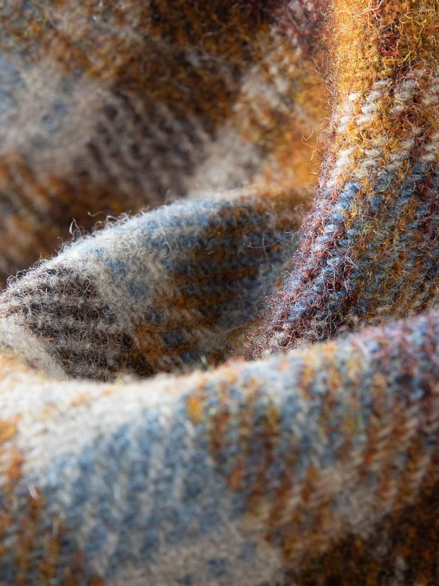 Vintage College-Inspired Asymmetrical Slit Skirt for Women Winter 2025 New Arrival Versatile Slim-Fit Design Plaid Skirts