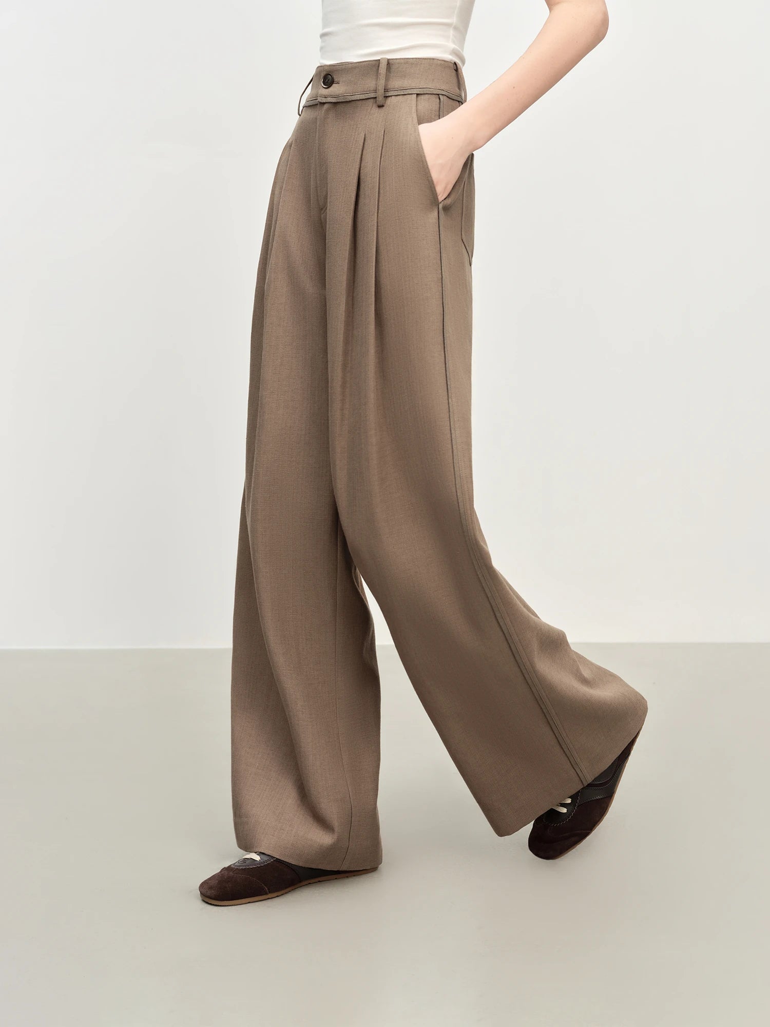 FSLE Retro Style Loose Pleated Drape Straight Pants For Women 2025 Autumn New Arrival Wide-leg Casual Pants