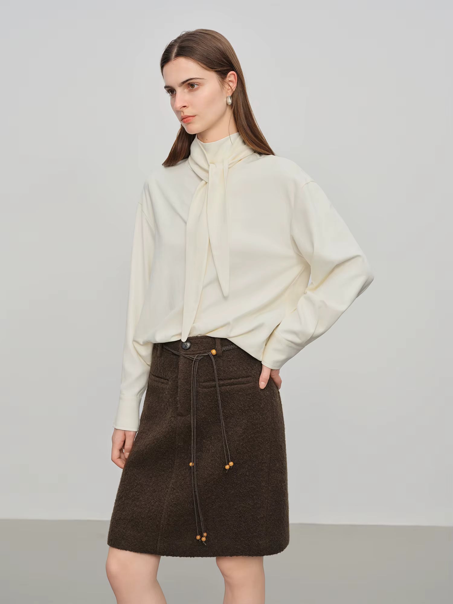 【Premium Series】Women's 2025 Autumn and Winter New Style Pullover Shirt with Ribbon Top Beige Hollow Out Irregular Design