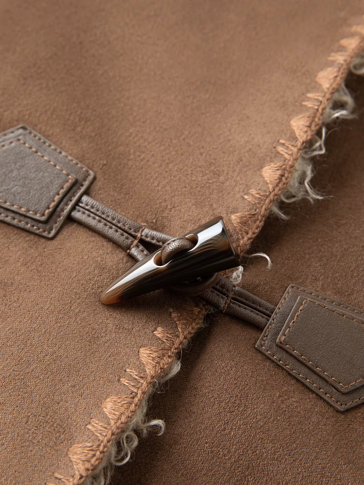 Retro Design Suede Lambskin Coat for Women Winter 2025 New Imitation Fur Jackets Warm American Style Leisure Loose