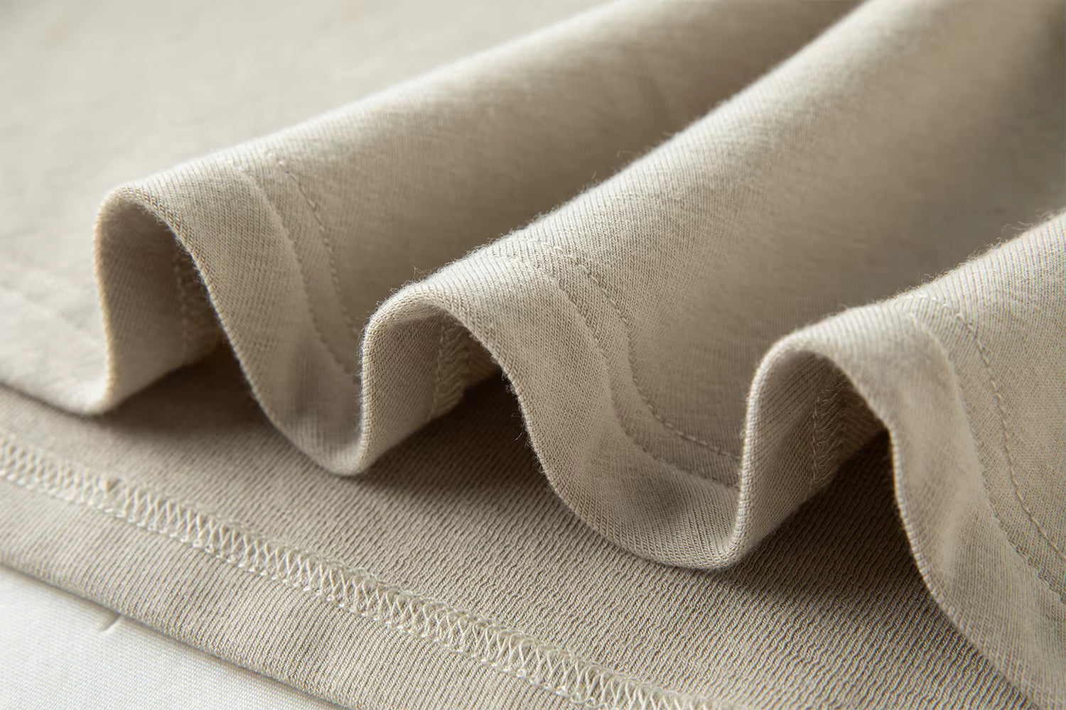 Plus-Size Women Layered Art Long-Sleeve T-Shirt with Floating Ribbon neckline Mock Two-Piece Slimming Top for Curvy Women