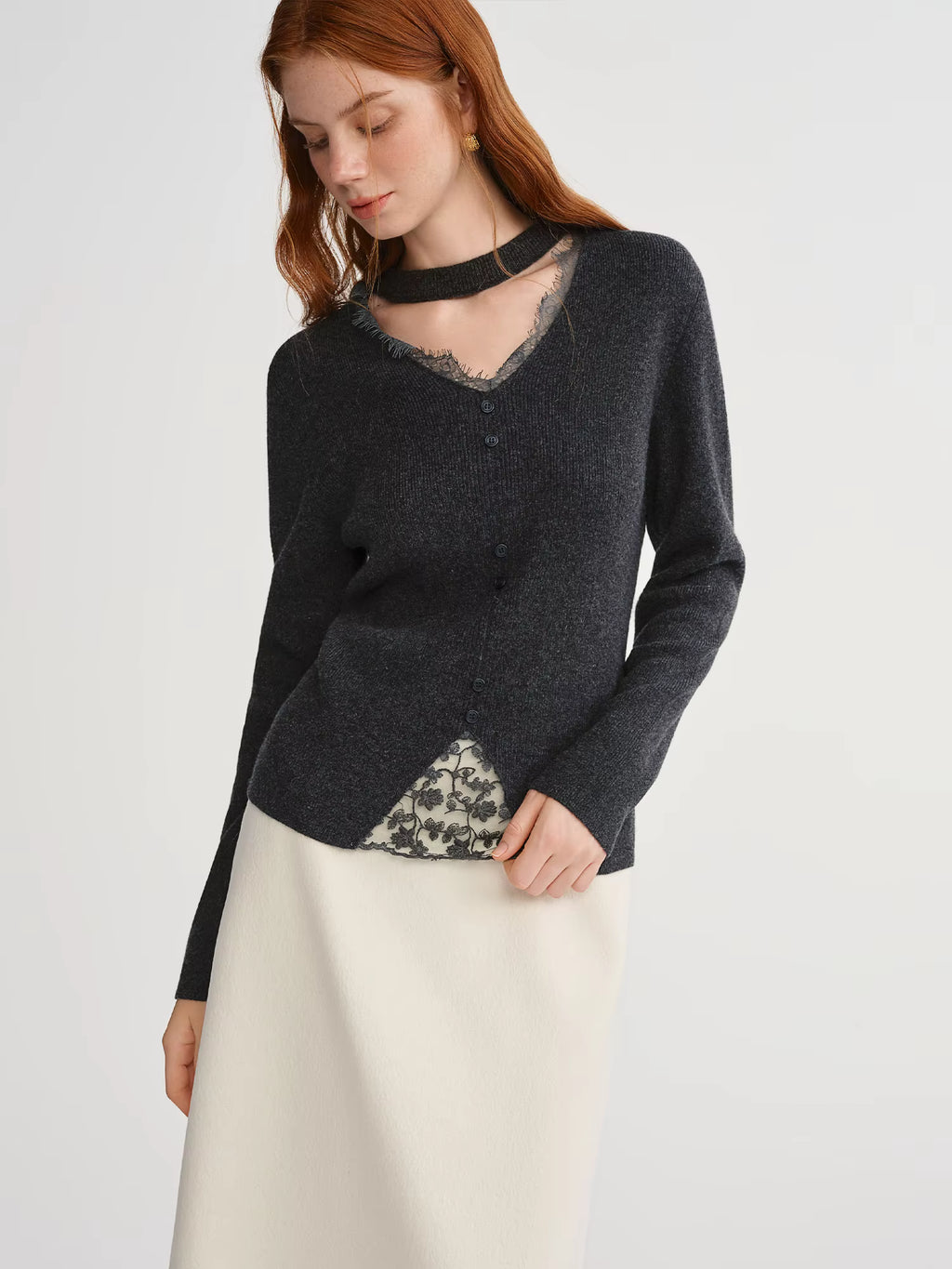 Plus-Size Women Lace-Trimmed Mesh V-Neck Knit Sweater with Wool Blend Winter 2025 New Arrival Heartbeat Signal Collection