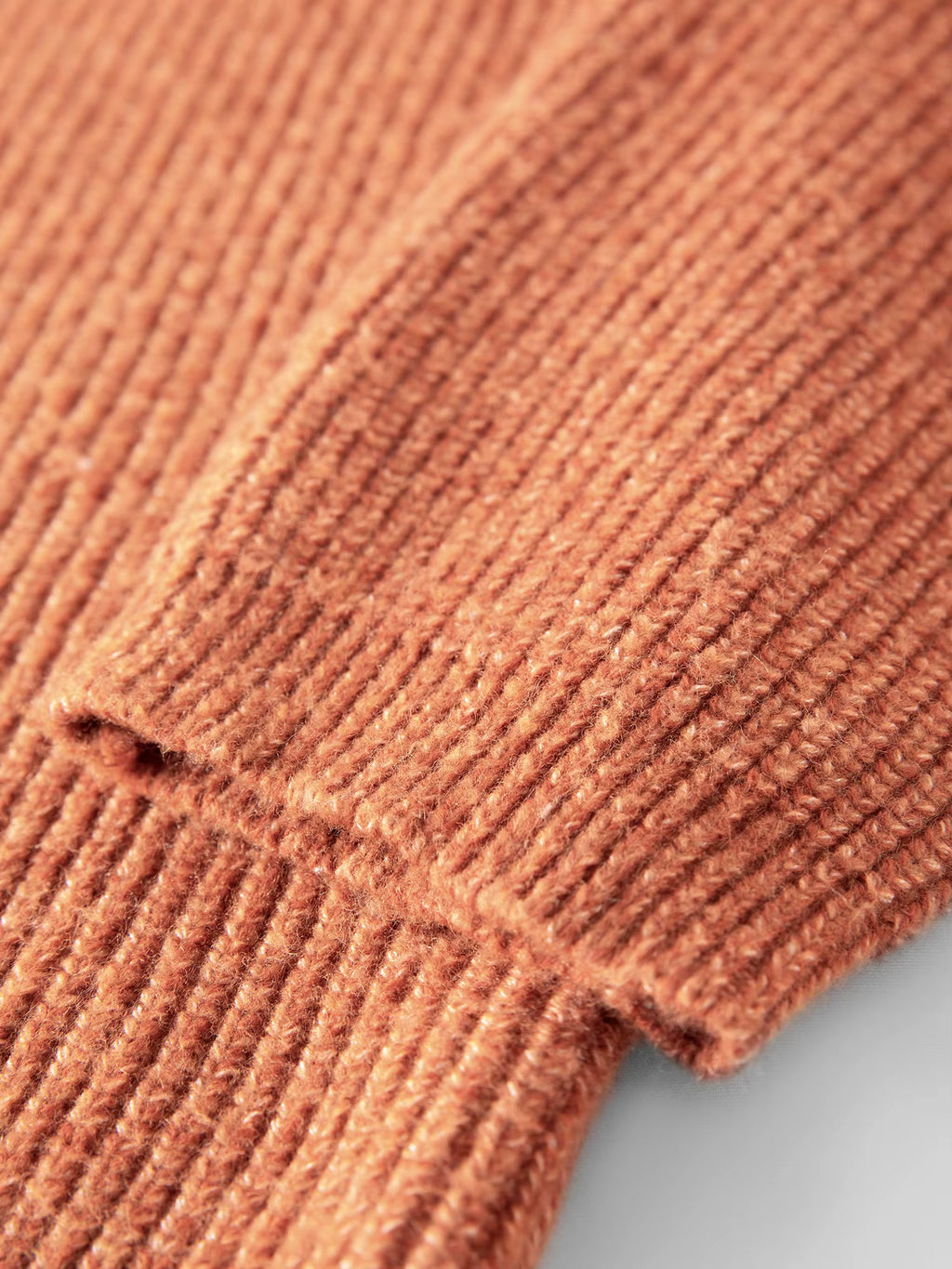 【Premium Series】Winter 2025 Women's V-Neck Yarn Knit Sweater - Design Sense Loose Fit Soft Pullover for Casual Elegance