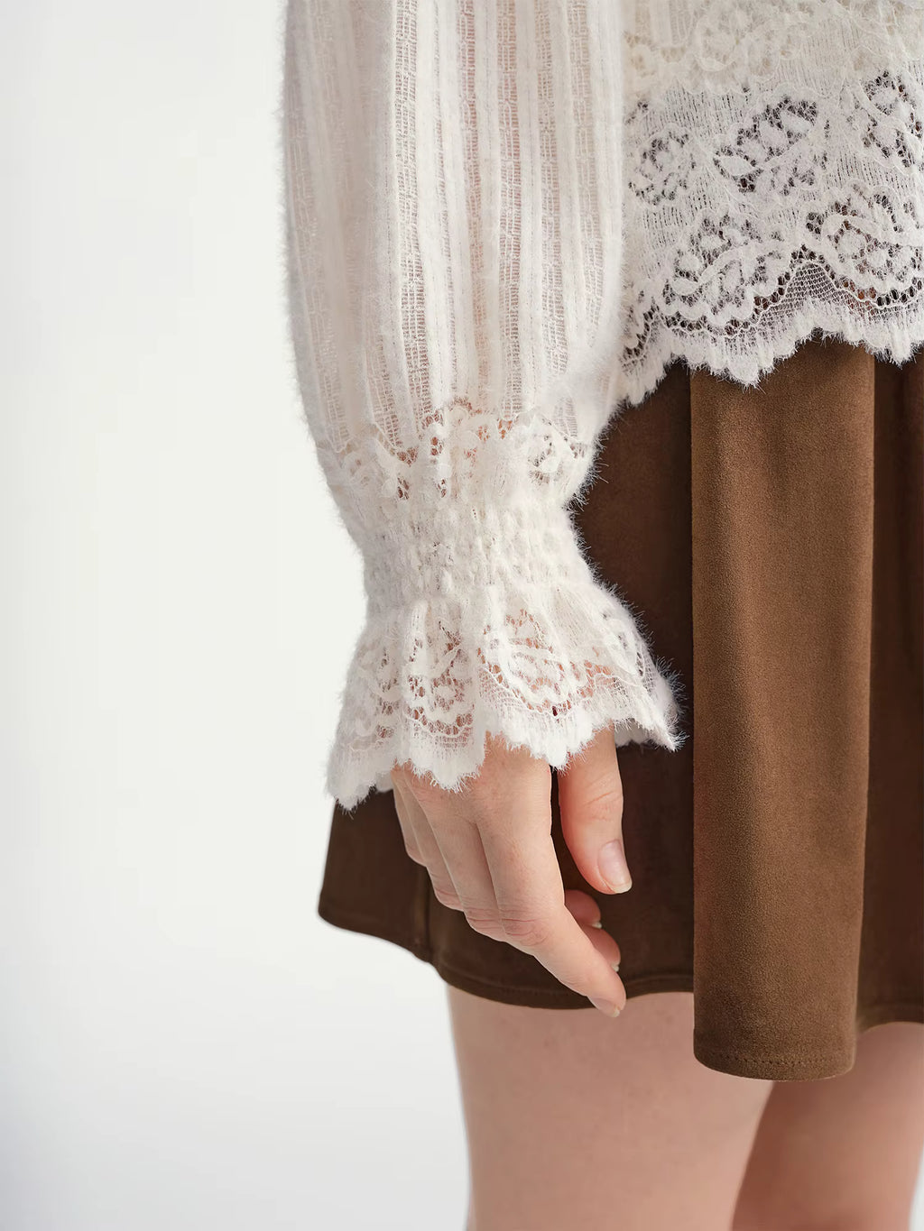 &nbsp;Gentle Bottoming T-shirt Women 2025 Autumn and Winter Wear Pullovers Wear Fairy Lace Top Loose All-match Elegant Ladies