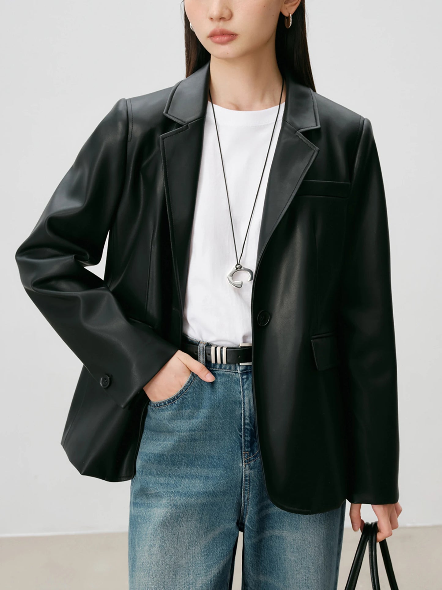 ZIQIAO Petite Size Black Suit Collar PU Leather Jacket Women's 2024 Early Winter New Shoulder Padded High-end Top 24ZQ94157