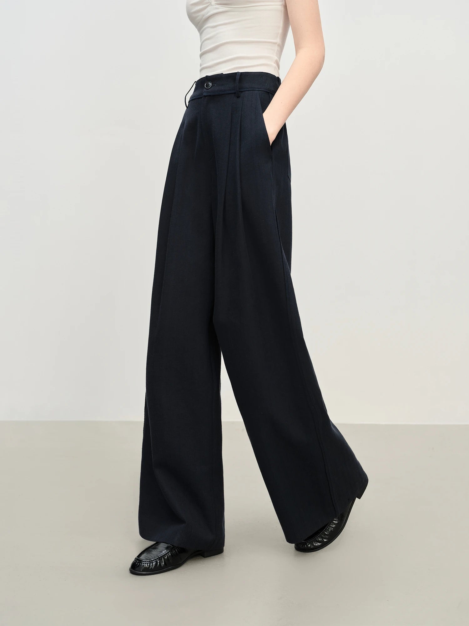 FSLE Retro Style Loose Pleated Drape Straight Pants For Women 2025 Autumn New Arrival Wide-leg Casual Pants