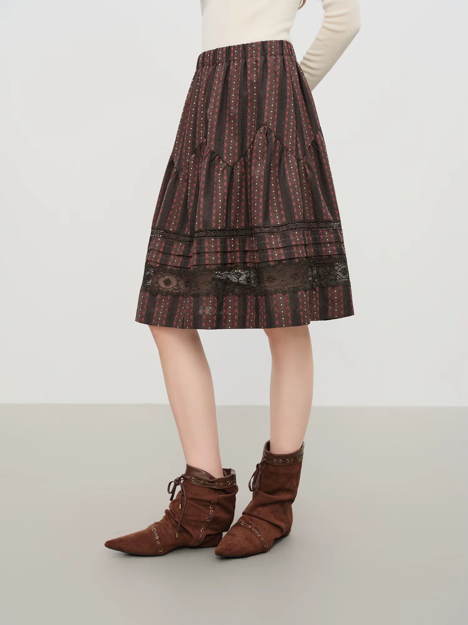 【Premium Series】Winter 2025 Women's Retro Lace Trim Patchwork A-Line Skirt with High Waist Design for Elegant Casual Wear